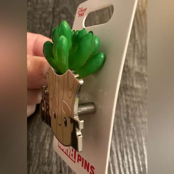 Marvel 3D I Am Groot Trading Pin - Picture 3 of 5